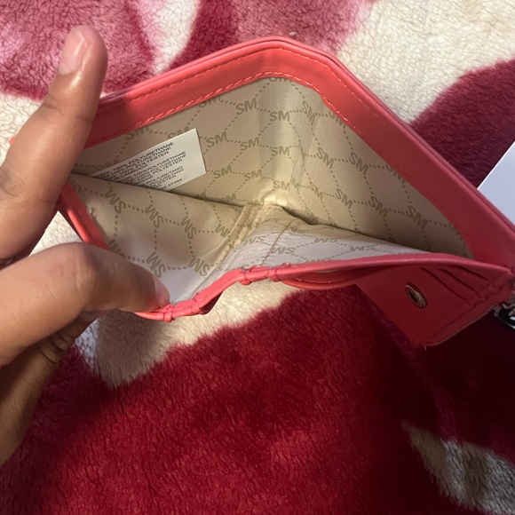 Steve Madden Red Wallet Compact and Stylish - Picture 3 of 5